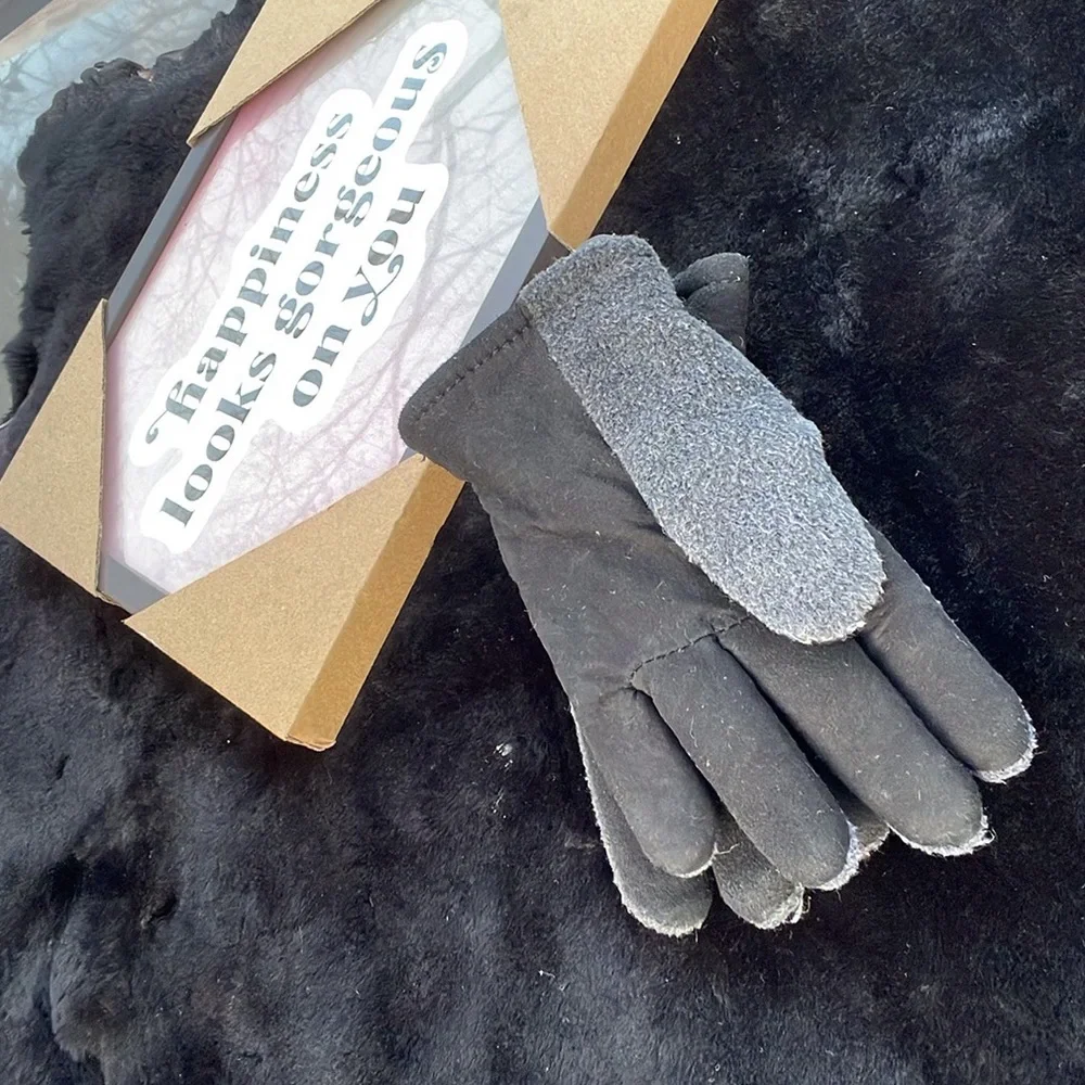 NWOT Heat Saver Gray and Black Fleece Gloves Lined Small Boys 5